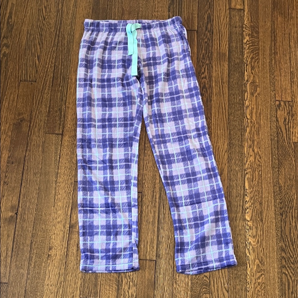 Women’s Plaid Pajama Bottoms in Blue and Purple